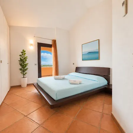 Marina Three-bedroom House With Pool Prázdninový dům *