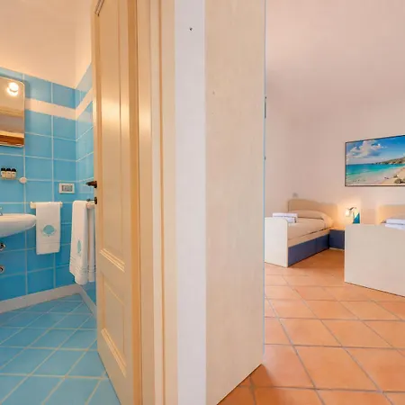 Marina Three-bedroom House With Pool Prázdninový dům *