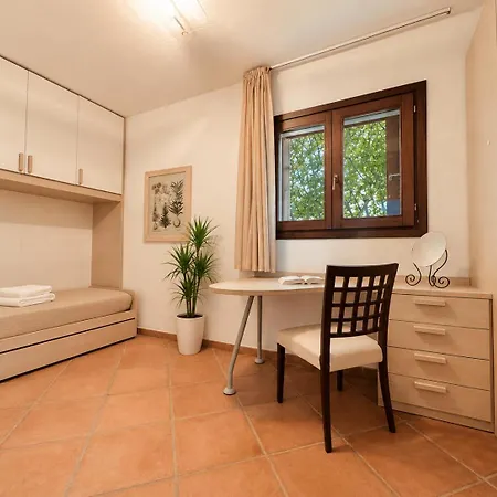 Marina Three-bedroom House With Pool Prázdninový dům *