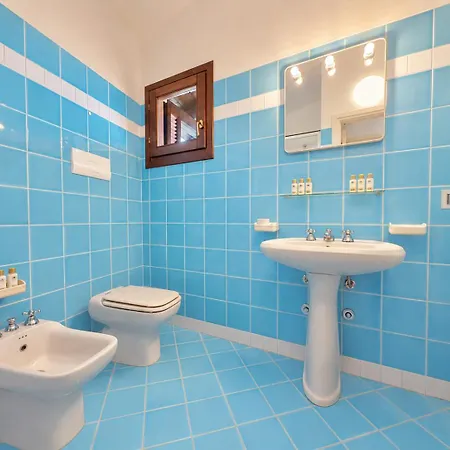 Marina Three-bedroom House With Pool Prázdninový dům
